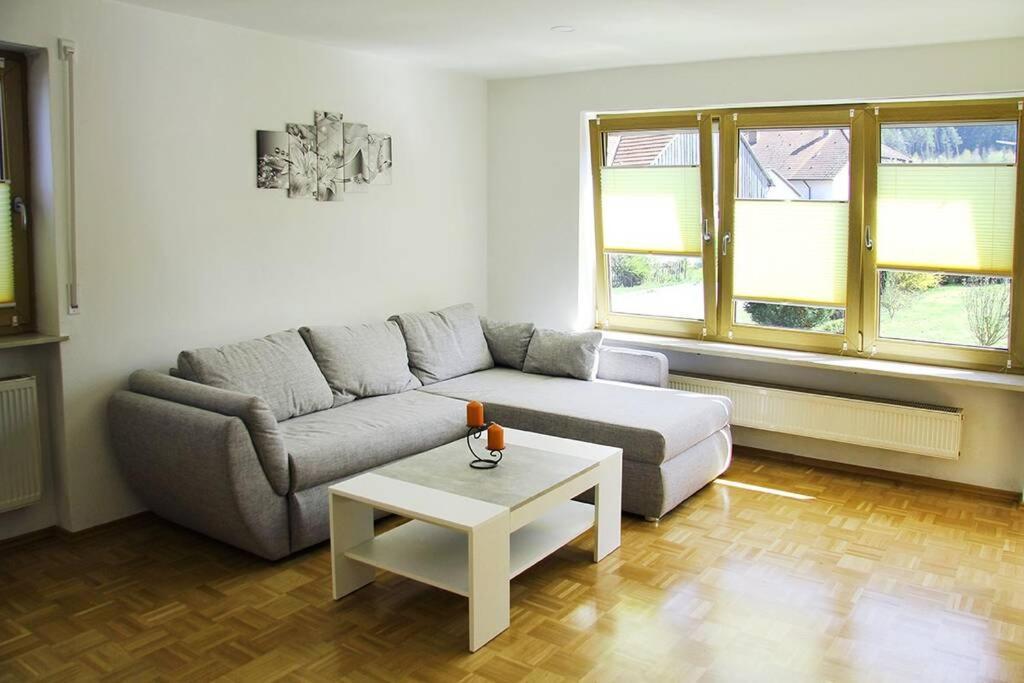 Schoene Helle Ferienwohnung In Waldnaehe برشينغ المظهر الخارجي الصورة