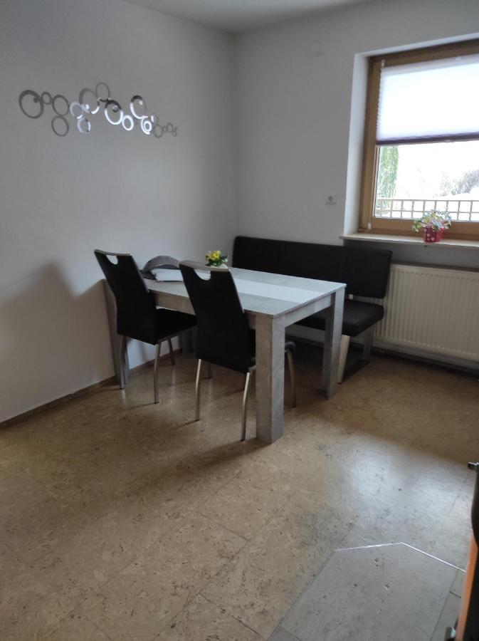Schoene Helle Ferienwohnung In Waldnaehe برشينغ المظهر الخارجي الصورة